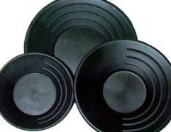14 Inch High Impact Plastic Gold Pan - GPP14 - Black Another tried and true favorite of panners everywhere. The same great design asthe 10" only in a larger 14" diameter. Lifetime guarantee, of course.
